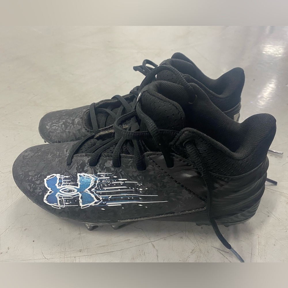 UNDER AMOUR YTH Football Cleats